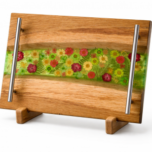 Einzigartiges Servierbrett mit echten Frühlingsblumen