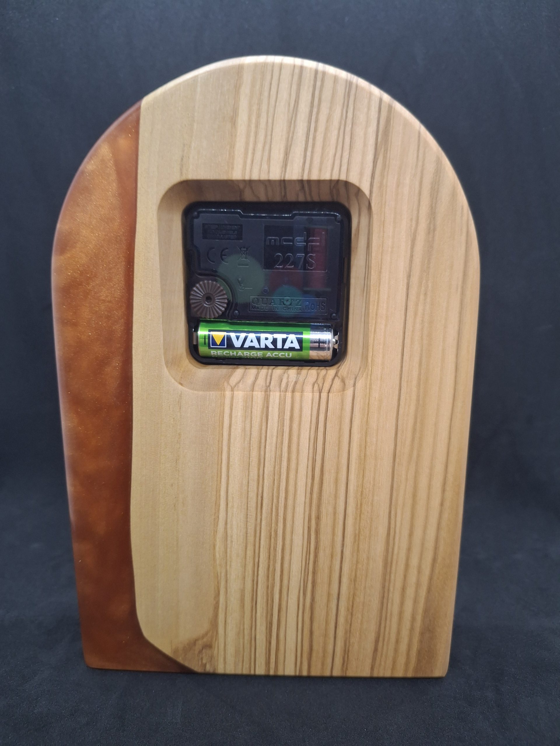 Exklusive Standuhr mit einzigartigen Olivenholz – Bild 4