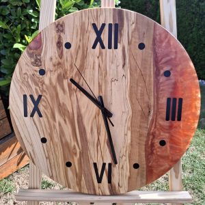 Wanduhr 49 cm mit exklusivem Olivenholz